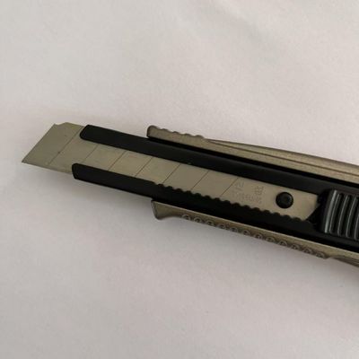 Mua Dao đa năng đa dụng với lưỡi SK2 bằng nhôm. Nội dung gói hàng: 1 dao tiện ích đi kèm sản xuất trực tuyến