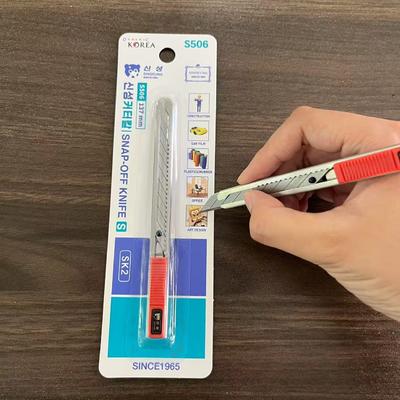 Mua Thép Blade Silver Body và Red Tail 9mm Utility Knives với lưỡi kéo và hiệu quả sản xuất trực tuyến