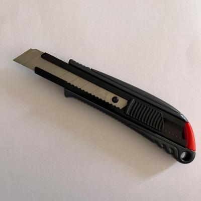 Mua Dao rọc giấy 18mm thay đổi tùy theo cách sử dụng, đảm bảo độ bền và độ tin cậy cho doanh nghiệp của bạn sản xuất trực tuyến