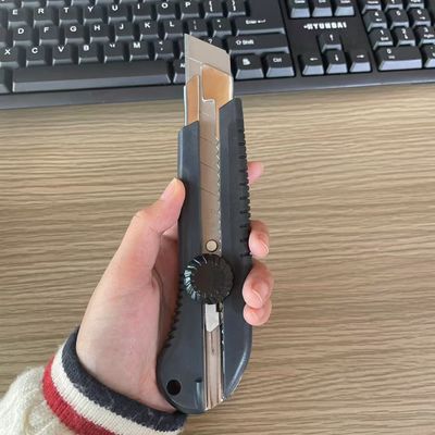 25mm Black Plastic Handle Snap Off Utility Knife với khóa xoay cho tấm mỏng