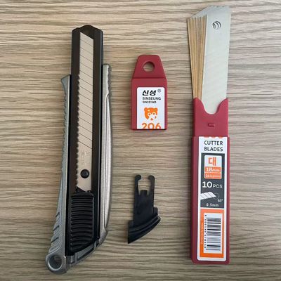 Thẻ đa năng 18mm SK2 Drywall Utility Blades Silver Finish 0.5 mm Độ dày