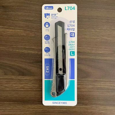 Dao đa chức năng đa năng với độ dài lưỡi dao 100 mm tay cầm đen và đuôi đỏ
